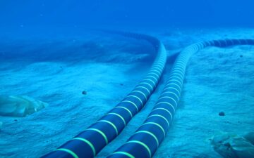 Using submarine cables to detect earthquakes